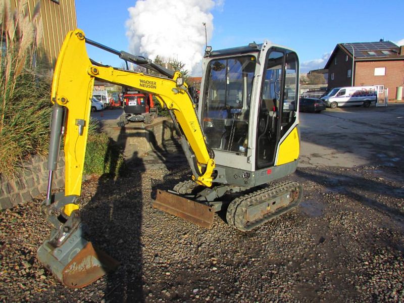 2022 Wacker Neuson ET18 mini excavator, front three-quarter view 2022 Wacker Neuson ET18 mini excavator, front three-quarter view