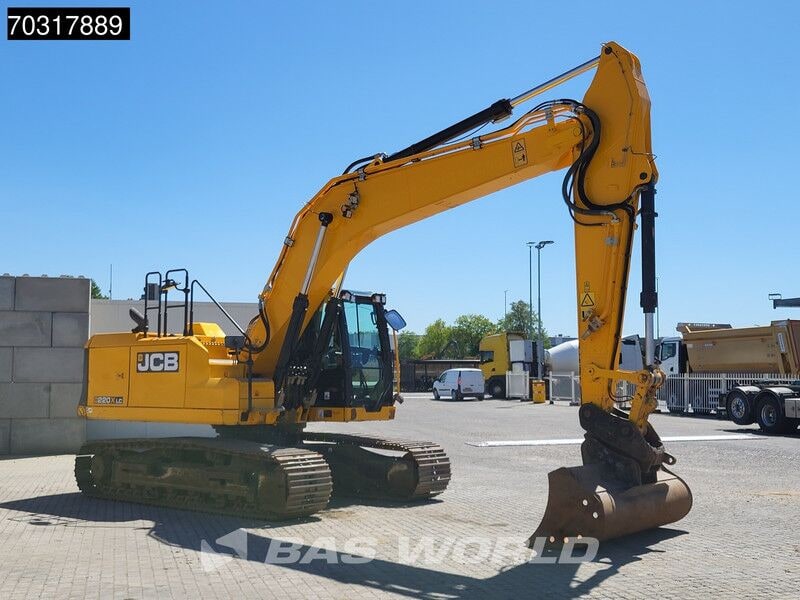 2022 JCB 220X LC crawler excavator, side view 2022 JCB 220X LC crawler excavator, side view