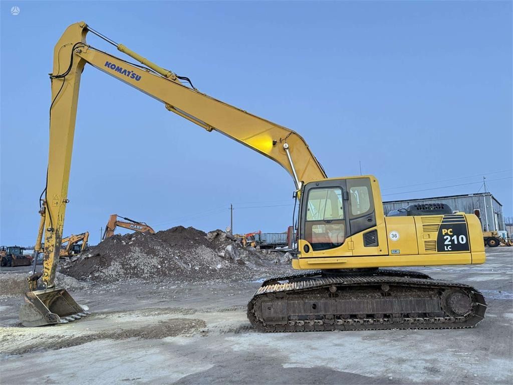 2013 Komatsu PC210LC-8 crawler excavator side view 2013 Komatsu PC210LC-8 crawler excavator side view