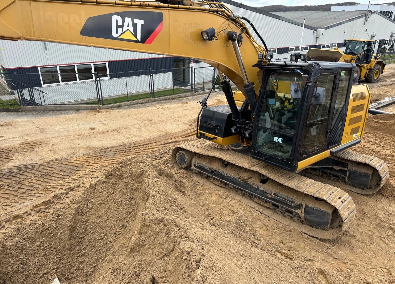 2015 Caterpillar 320EL crawler excavator, high-angle view
