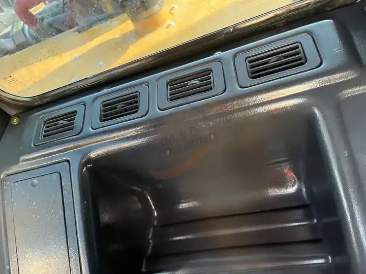 2020 Sany SY365H crawler excavator interior cabin air vents 2020 Sany SY365H crawler excavator interior cabin air vents