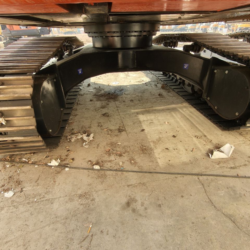 2024 Doosan DX225LCA crawler excavator undercarriage view 2024 Doosan DX225LCA crawler excavator undercarriage view