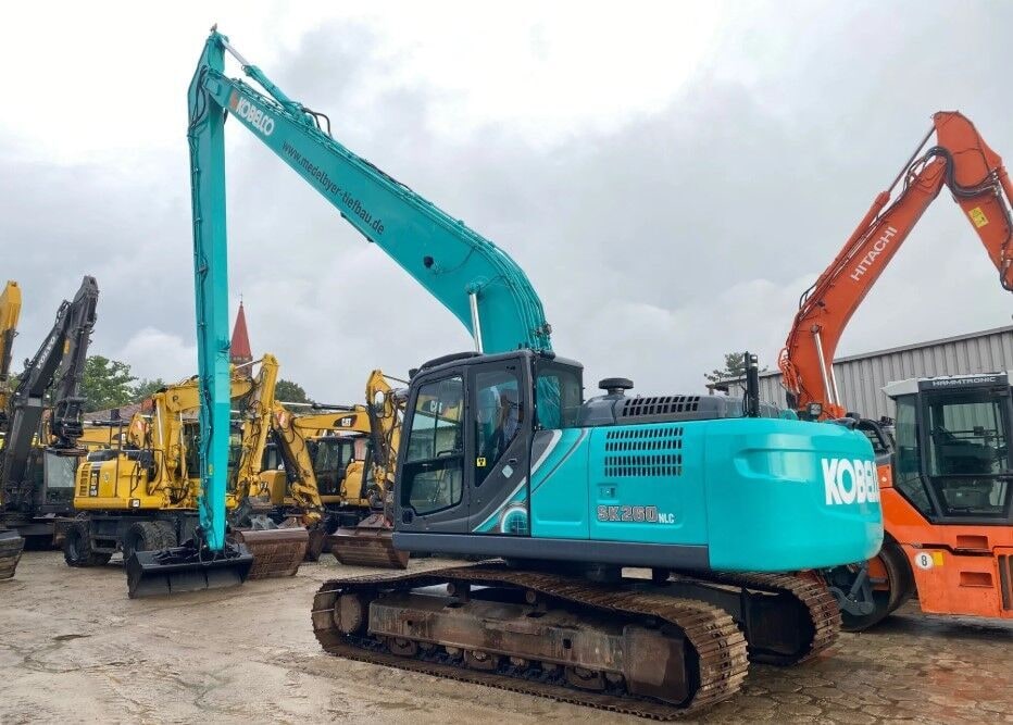2018 Kobelco SK260 NLC-10 crawler excavator, side view