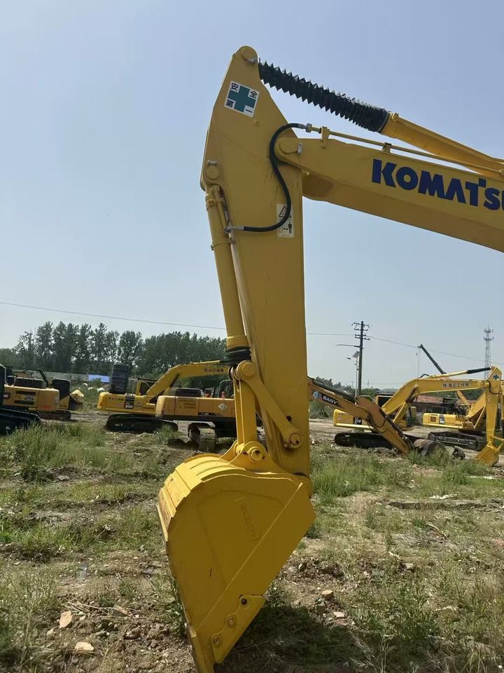 2023 Komatsu PC350LC-11 crawler excavator boom and bucket detail