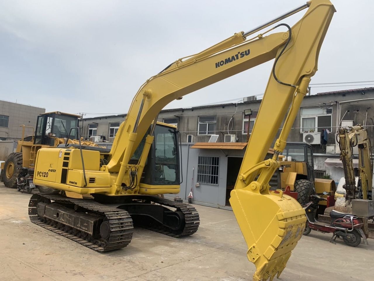 2017 Komatsu PC120 crawler excavator, side view 2017 Komatsu PC120 crawler excavator, side view