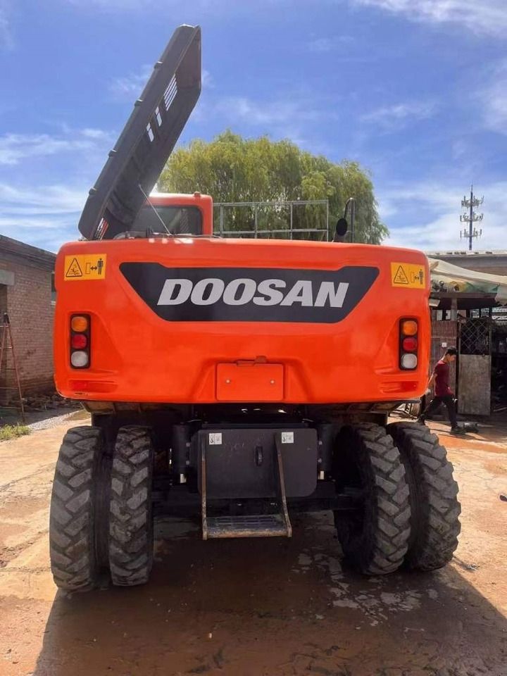 2024 Doosan DX150W-9C wheel excavator rear view 2024 Doosan DX150W-9C wheel excavator rear view
