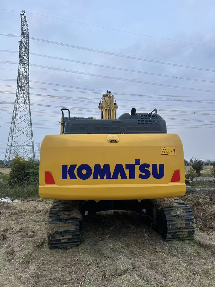 2025 Komatsu PC225LC-11MO crawler excavator rear view 2025 Komatsu PC225LC-11MO crawler excavator rear view
