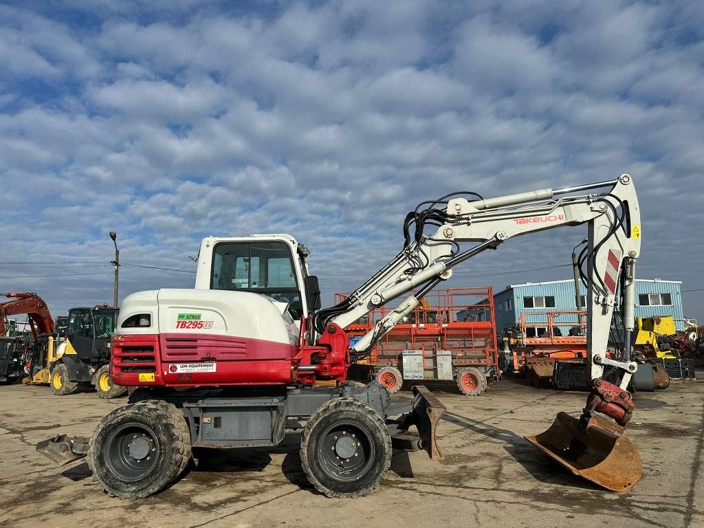 2018 Takeuchi TB295W wheel excavator side view 2018 Takeuchi TB295W wheel excavator side view