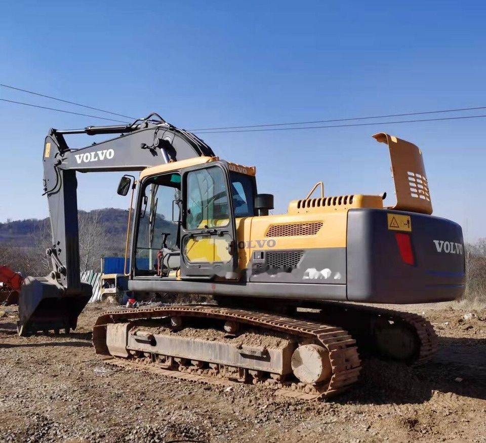 Volvo EC240LC crawler excavator, rear three-quarter view Volvo EC240LC crawler excavator, rear three-quarter view