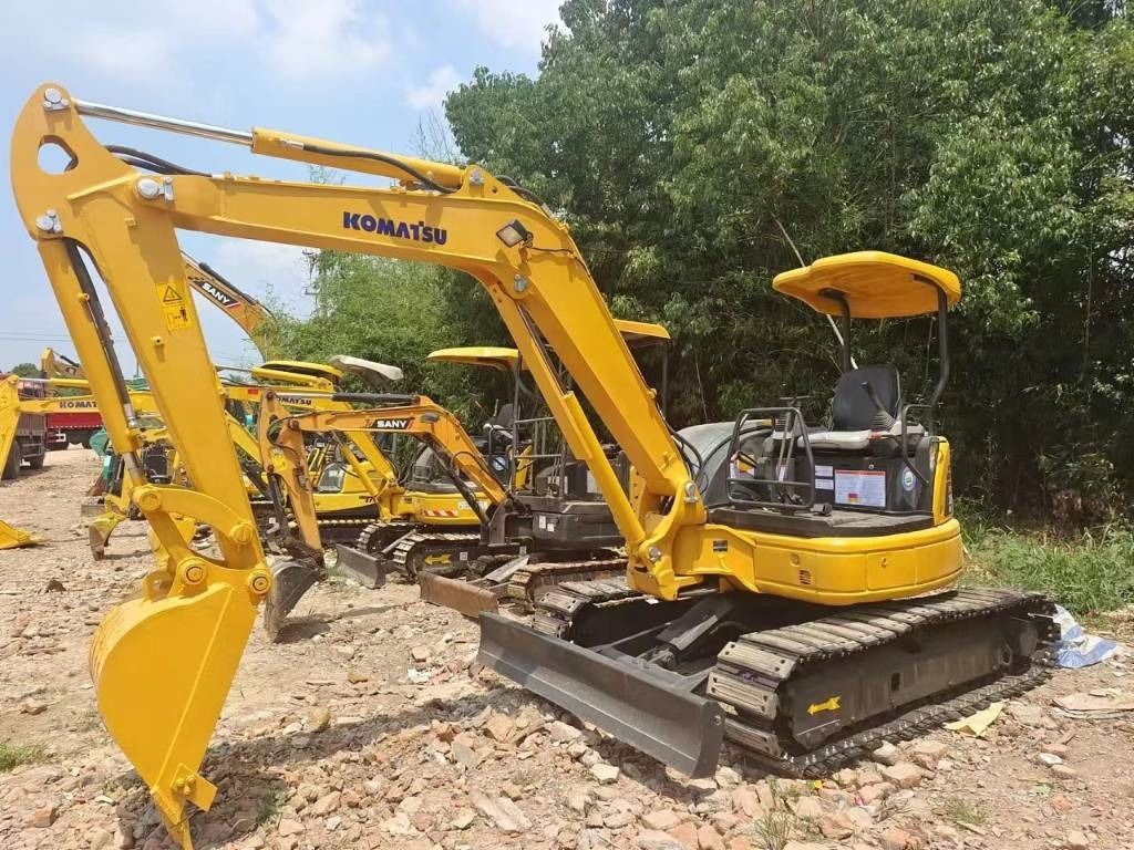 2023 Komatsu PC35 mini excavator, side view 2023 Komatsu PC35 mini excavator, side view