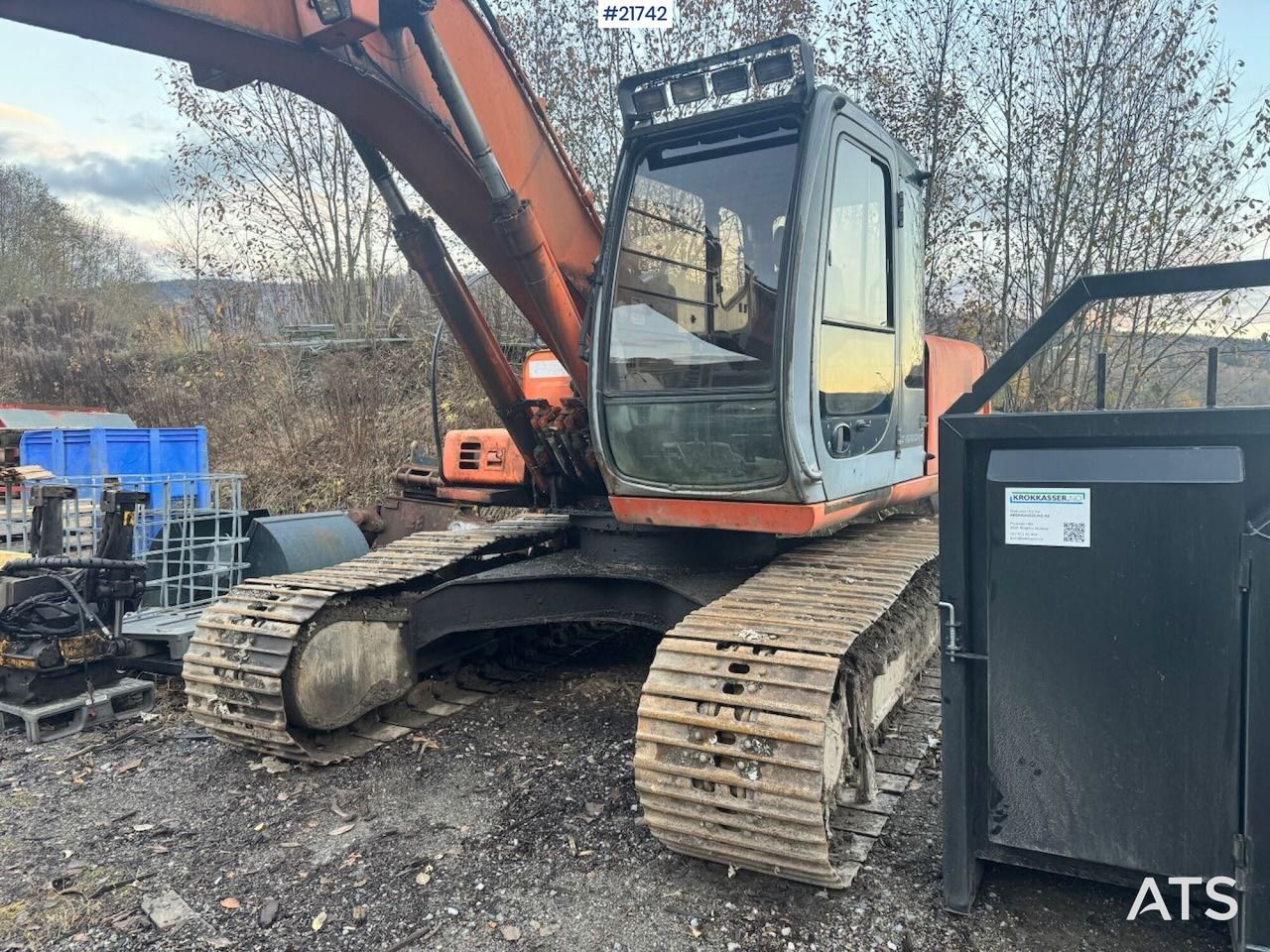 1998 Hitachi EX165 crawler excavator, front three-quarter view