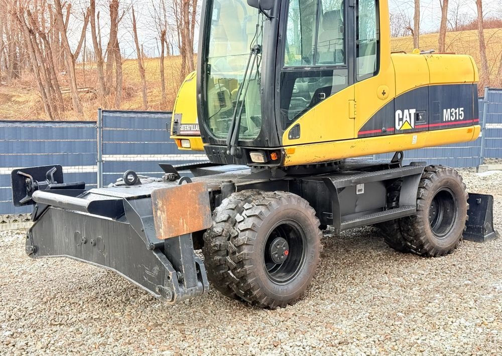2003 Caterpillar M315C wheel excavator, side view