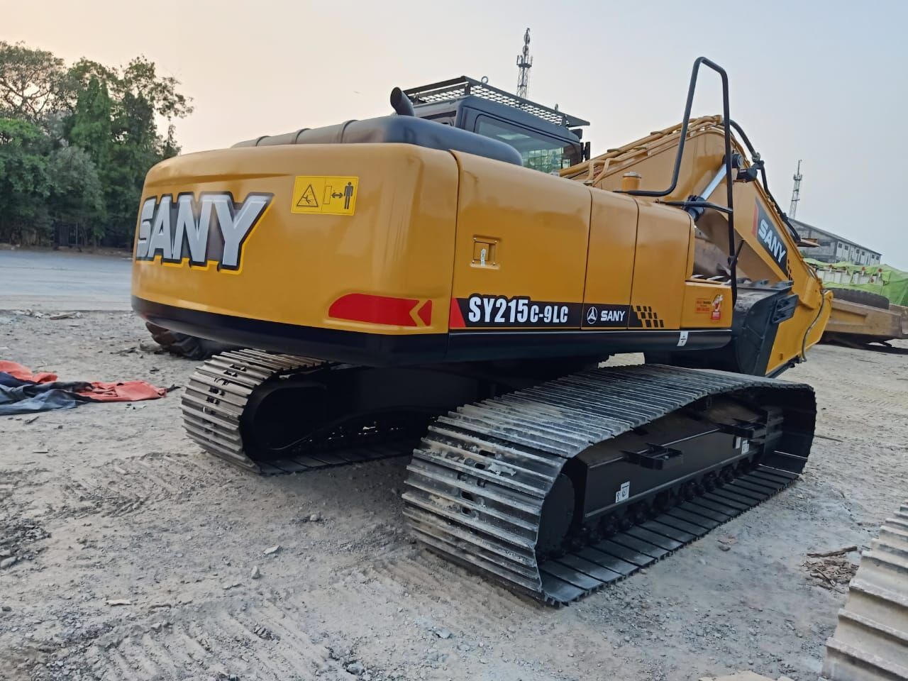 2025 Sany SY215C-9LC crawler excavator, rear three-quarter view 2025 Sany SY215C-9LC crawler excavator, rear three-quarter view