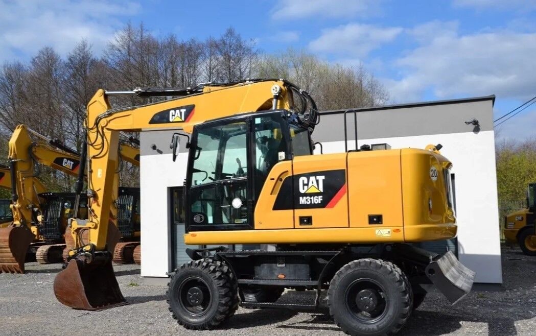 2020 Caterpillar M316F wheel excavator, side view 2020 Caterpillar M316F wheel excavator, side view