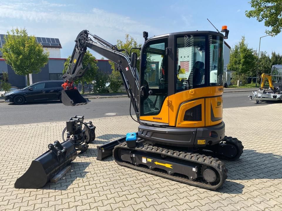 Berger Kraus BK4000KJS mini excavator, side view