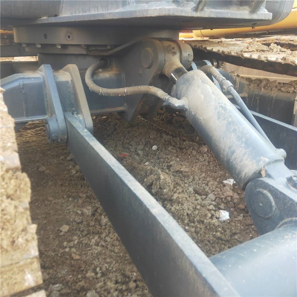 2023 Doosan DH60-7 mini excavator undercarriage detail 2023 Doosan DH60-7 mini excavator undercarriage detail