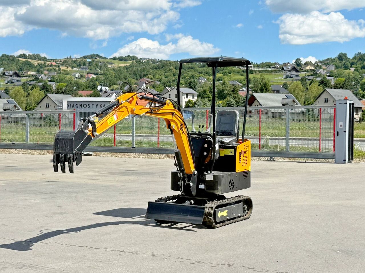2025 JPC HT-12 MINI mini excavator, side profile view 2025 JPC HT-12 MINI mini excavator, side profile view