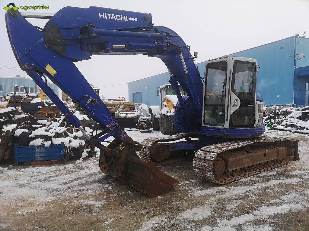 2002 Hitachi EX 135 UR crawler excavator, side view 2002 Hitachi EX 135 UR crawler excavator, side view