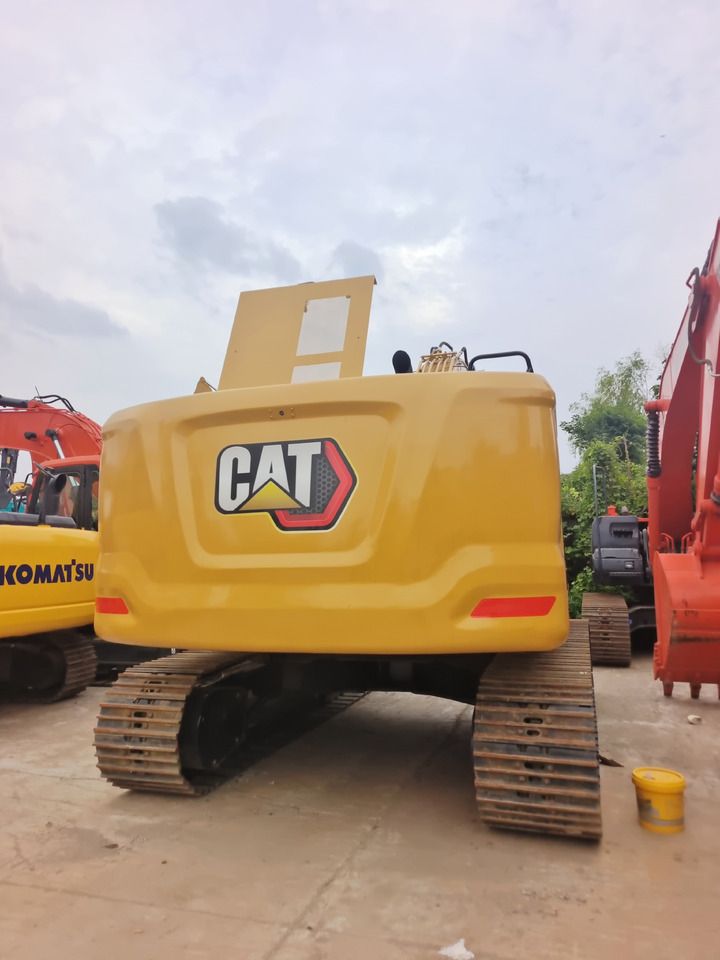 2023 Caterpillar 330GC crawler excavator rear view 2023 Caterpillar 330GC crawler excavator rear view
