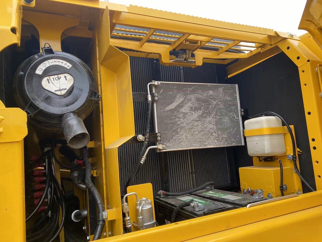 2022 Komatsu PC160 crawler excavator engine compartment view 2022 Komatsu PC160 crawler excavator engine compartment view