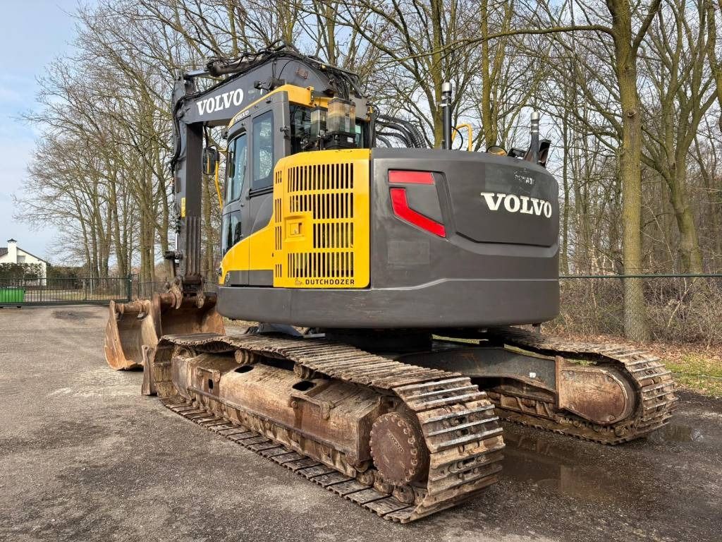 2015 Volvo ECR235DL crawler excavator, rear three-quarter view 2015 Volvo ECR235DL crawler excavator, rear three-quarter view