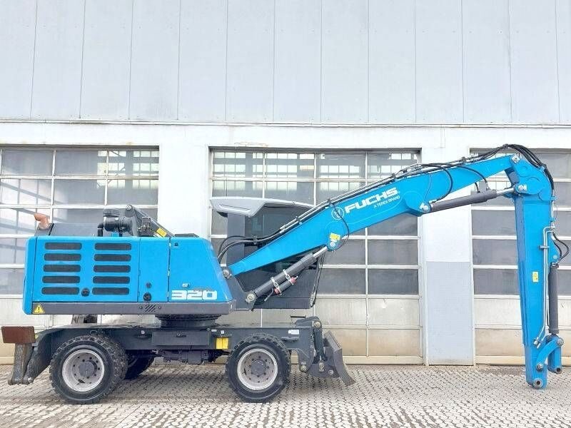 2019 Fuchs MHL320F material handler, side view 2019 Fuchs MHL320F material handler, side view