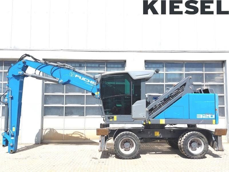 2019 Fuchs MHL320F material handler, side view 2019 Fuchs MHL320F material handler, side view