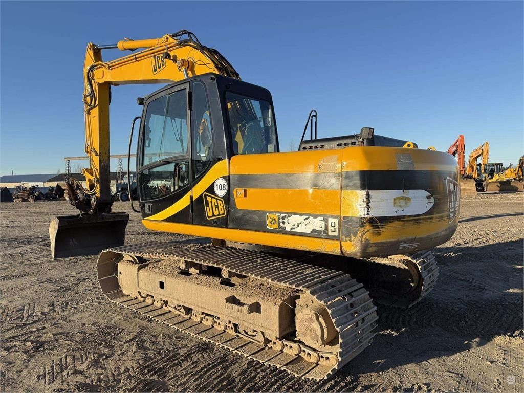 2003 JCB 160LC crawler excavator, rear three-quarter view 2003 JCB 160LC crawler excavator, rear three-quarter view