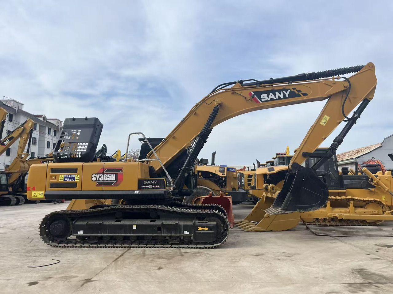 2024 Sany SY365H crawler excavator, side view 2024 Sany SY365H crawler excavator, side view