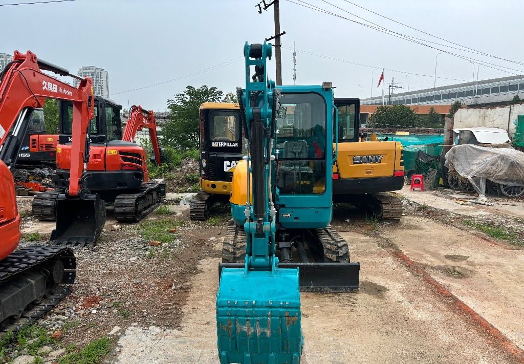 2022 Kubota U-30 mini excavator, front view 2022 Kubota U-30 mini excavator, front view