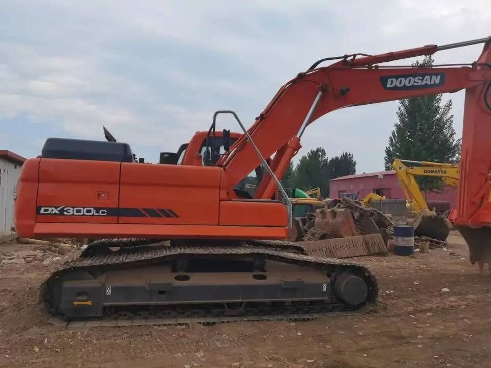 2023 Doosan DX300LC crawler excavator side view 2023 Doosan DX300LC crawler excavator side view