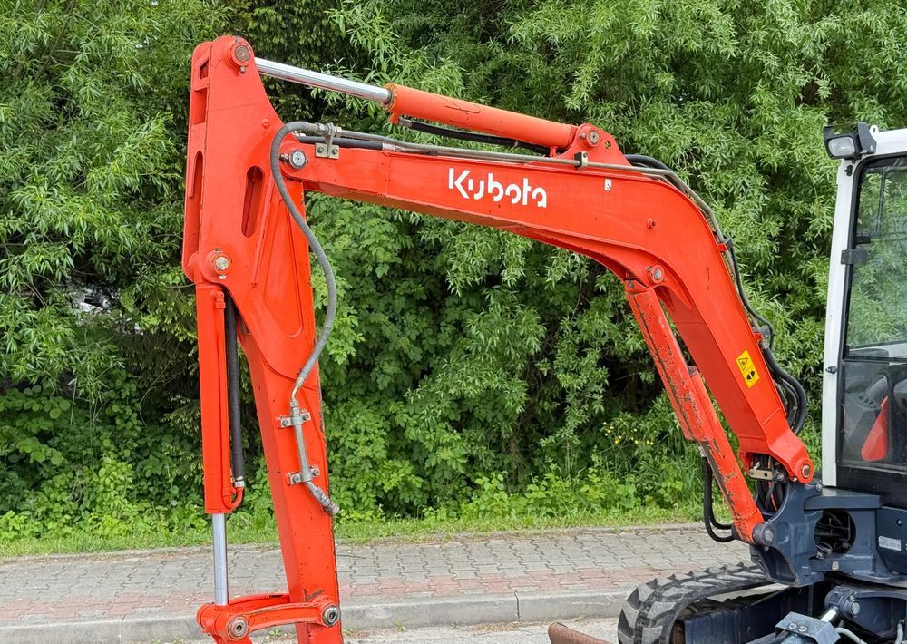 2010 Kubota KX101-3Q2 mini excavator boom and cab view 2010 Kubota KX101-3Q2 mini excavator boom and cab view