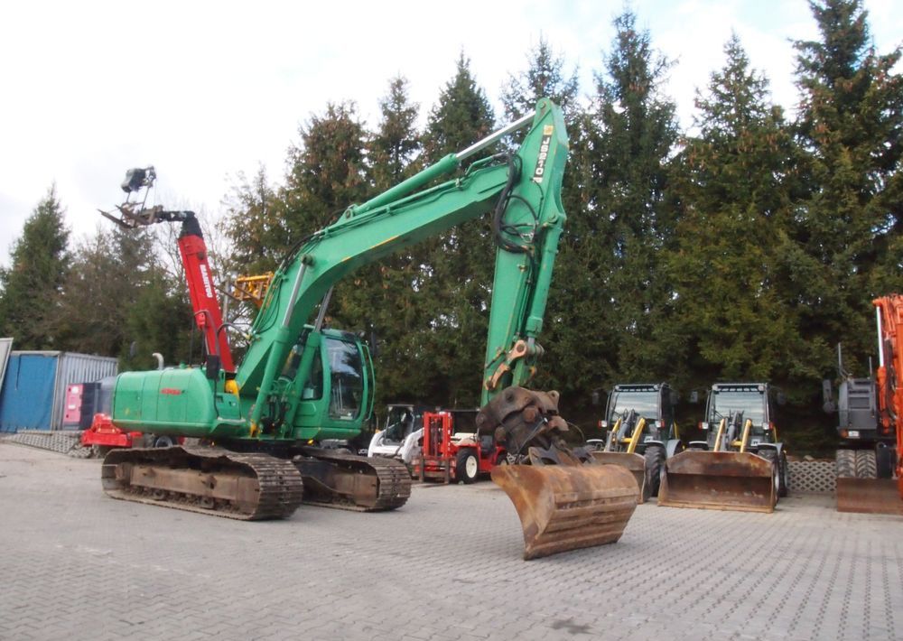 2008 JCB JS210 crawler excavator, side view 2008 JCB JS210 crawler excavator, side view