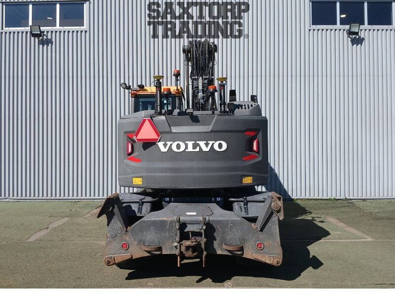 2017 Volvo EWR150E wheel excavator rear view 2017 Volvo EWR150E wheel excavator rear view