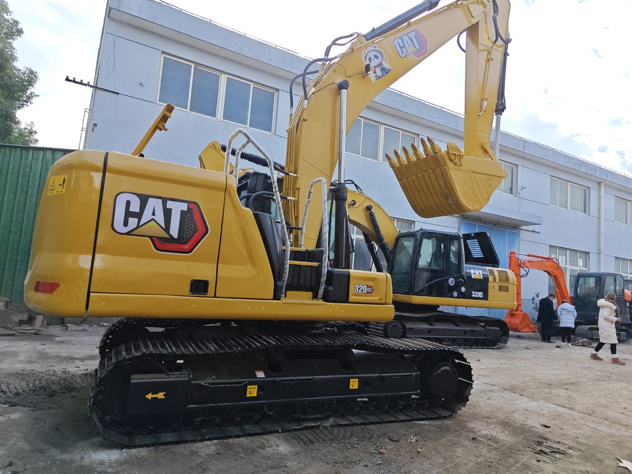 Caterpillar 320GC crawler excavator, side view