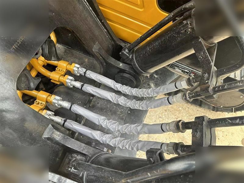 2023 Sany SY235C crawler excavator hydraulic hose detail 2023 Sany SY235C crawler excavator hydraulic hose detail