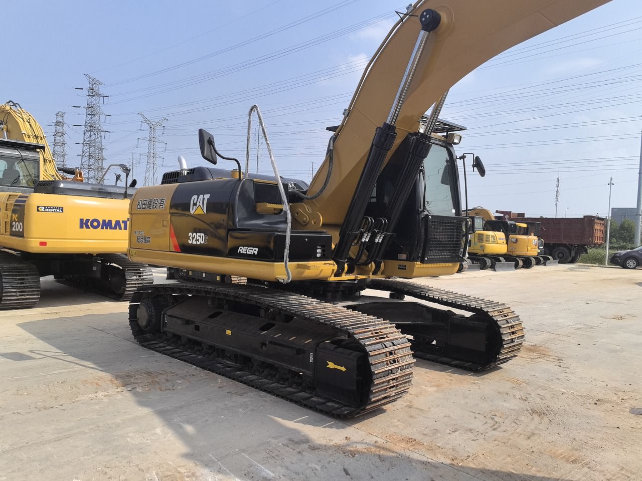 2023 Caterpillar 325D crawler excavator, side profile view 2023 Caterpillar 325D crawler excavator, side profile view