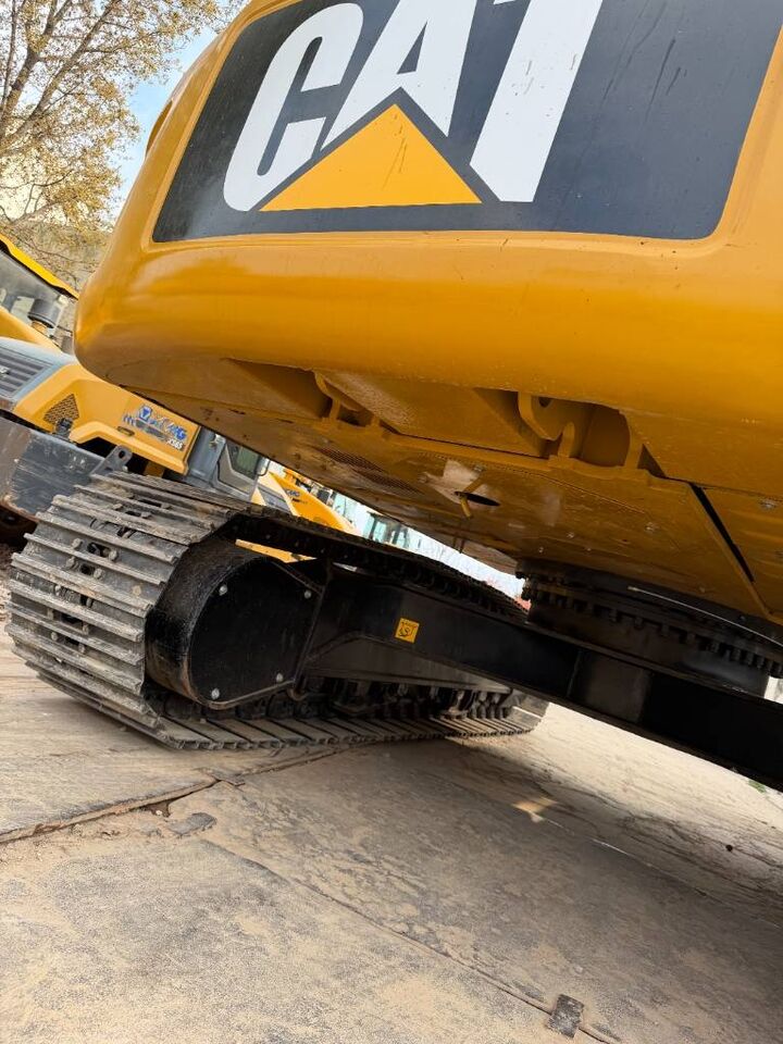 2024 Caterpillar 323DL crawler excavator rear counterweight view 2024 Caterpillar 323DL crawler excavator rear counterweight view