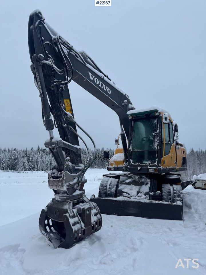 2014 Volvo EW160D wheel excavator, front three-quarter view 2014 Volvo EW160D wheel excavator, front three-quarter view