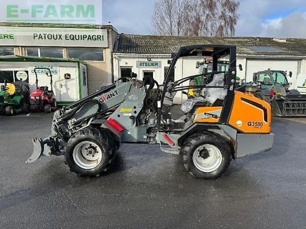 2020 Giant G3500 wheel loader, side view 2020 Giant G3500 wheel loader, side view
