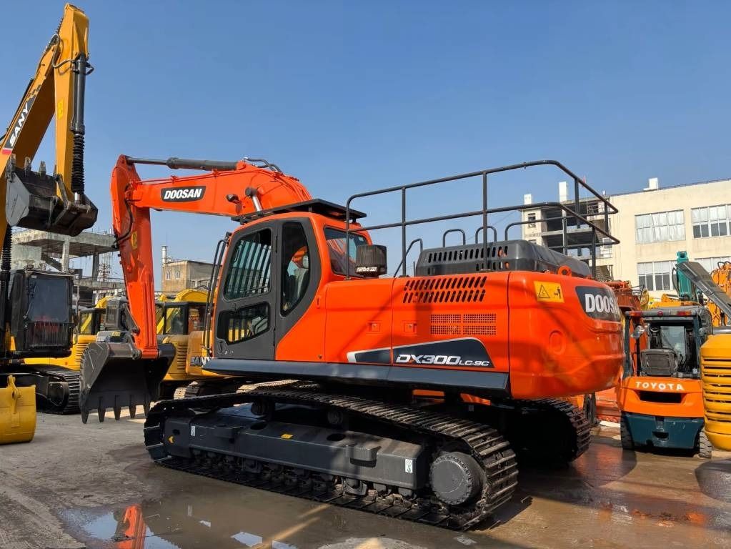 2022 Doosan DX300LC-9C excavator, side profile view