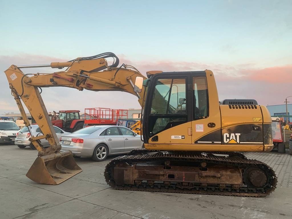 2005 Caterpillar 312C crawler excavator, side view 2005 Caterpillar 312C crawler excavator, side view