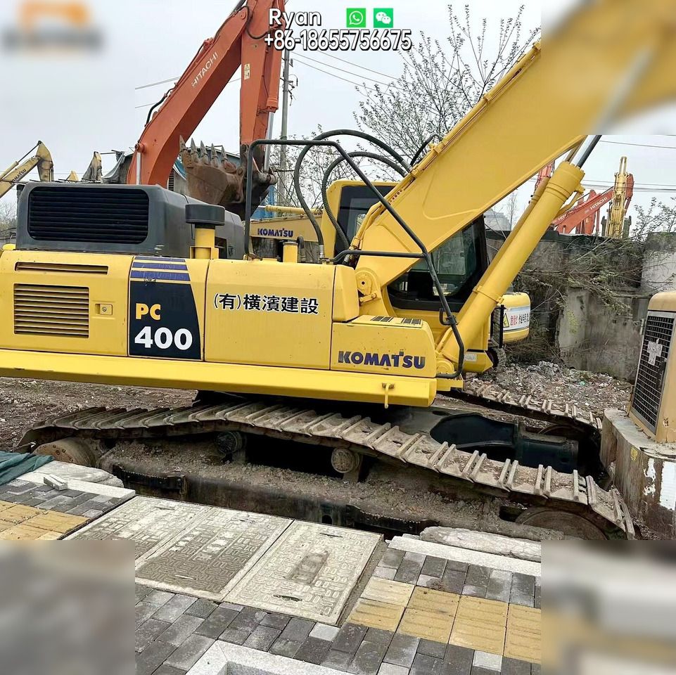 2019 Komatsu PC400-8 crawler excavator side view