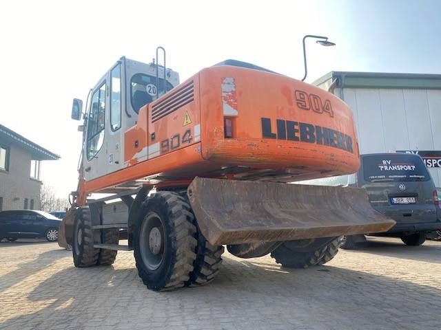 2012 Liebherr A904 C LITRONIC wheel excavator, rear view 2012 Liebherr A904 C LITRONIC wheel excavator, rear view