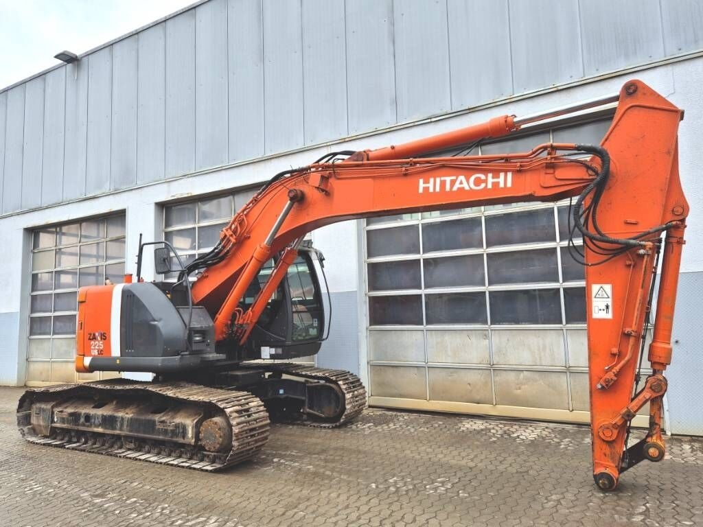 2013 Hitachi Zaxis 225 USLC crawler excavator side view
