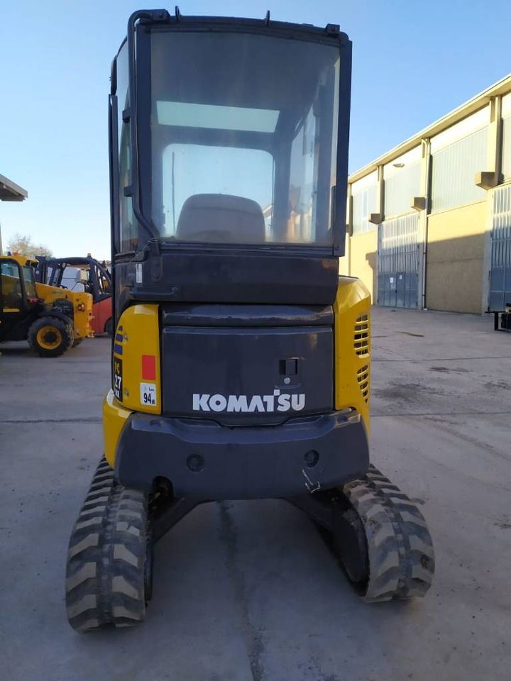 2007 Komatsu PC 27 MR-2 mini excavator rear view 2007 Komatsu PC 27 MR-2 mini excavator rear view