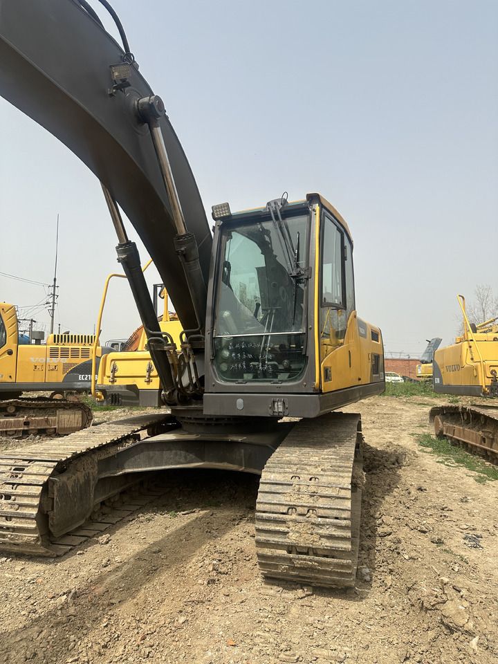2021 Volvo EC220D crawler excavator, front three-quarter view