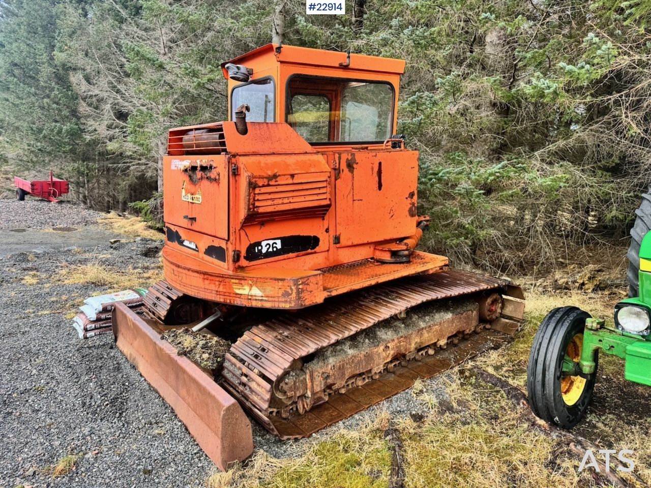1985 Schaeff HR26 crawler excavator, rear three-quarter view 1985 Schaeff HR26 crawler excavator, rear three-quarter view