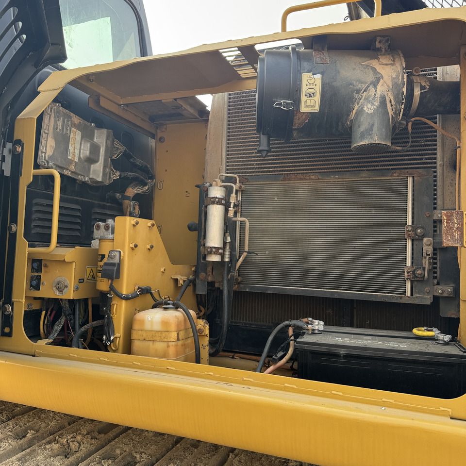 2021 Caterpillar 315D crawler excavator engine compartment view 2021 Caterpillar 315D crawler excavator engine compartment view