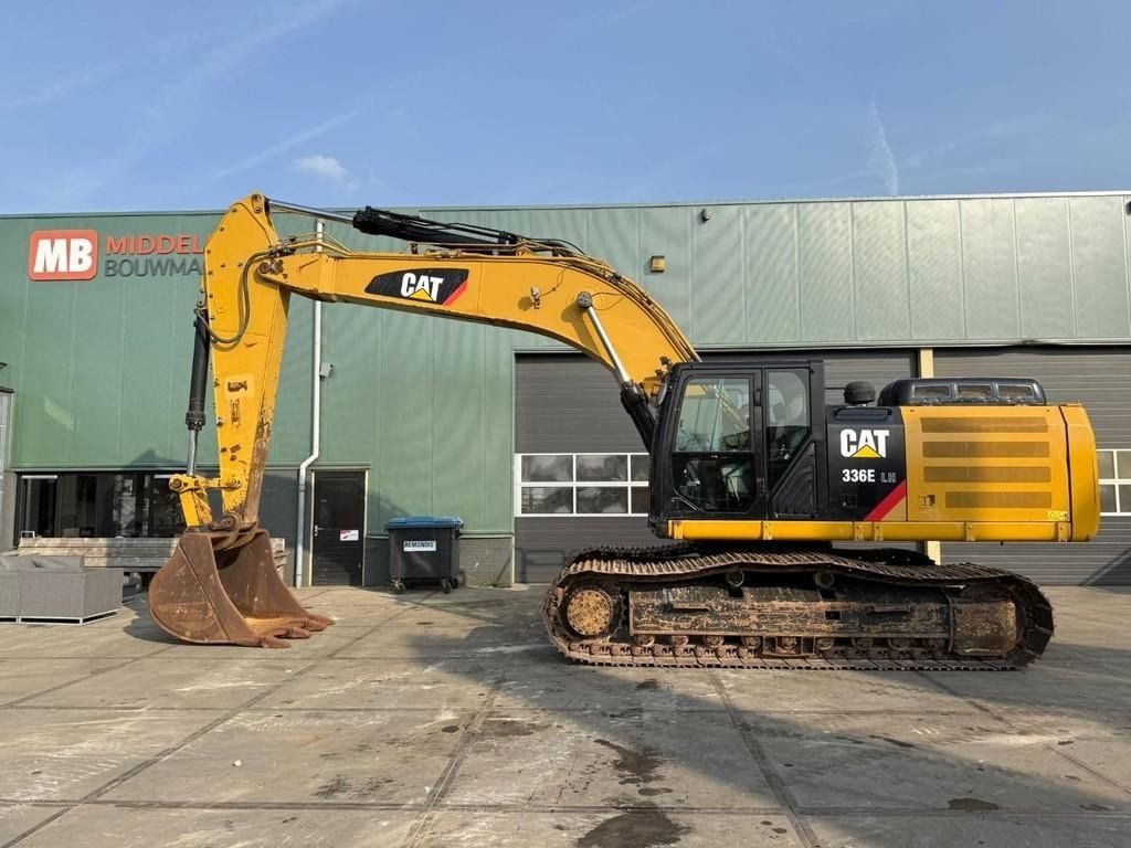 2015 Caterpillar 336EL crawler excavator, side view 2015 Caterpillar 336EL crawler excavator, side view